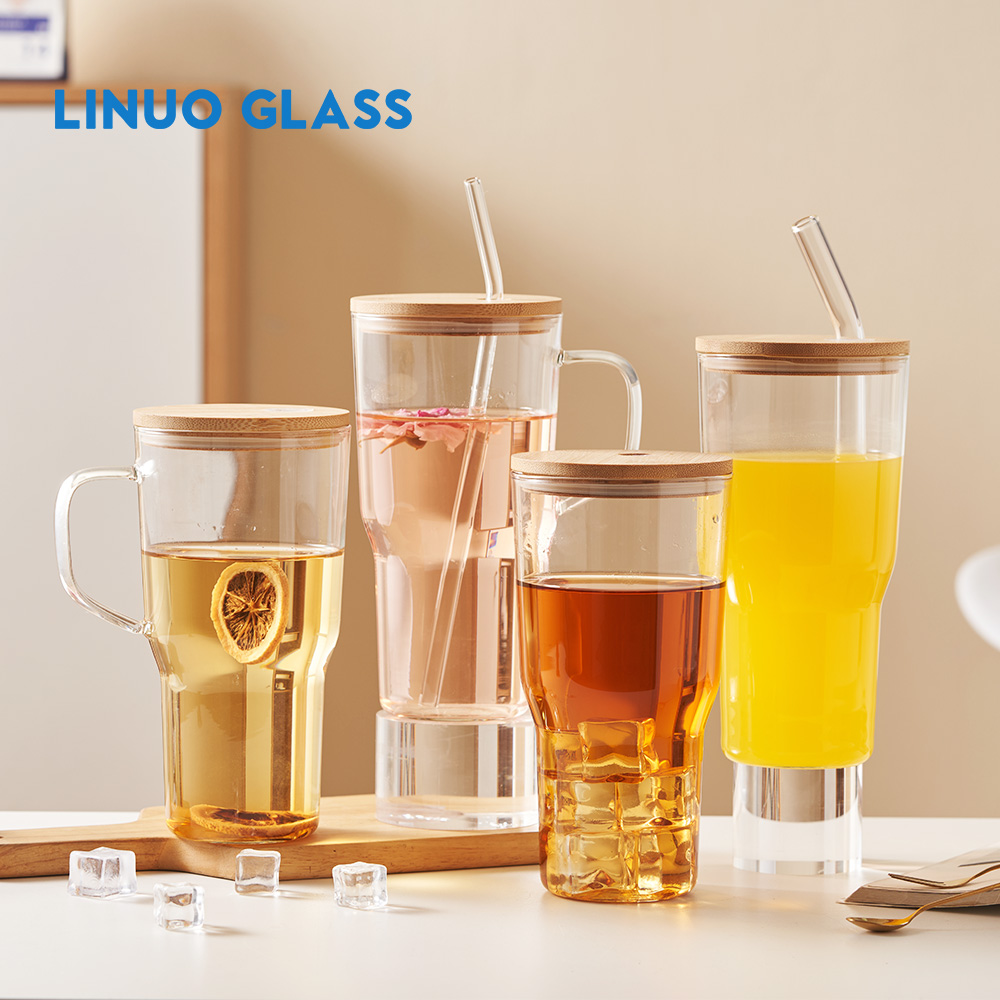 Set di bicchieri da birra con coperchio