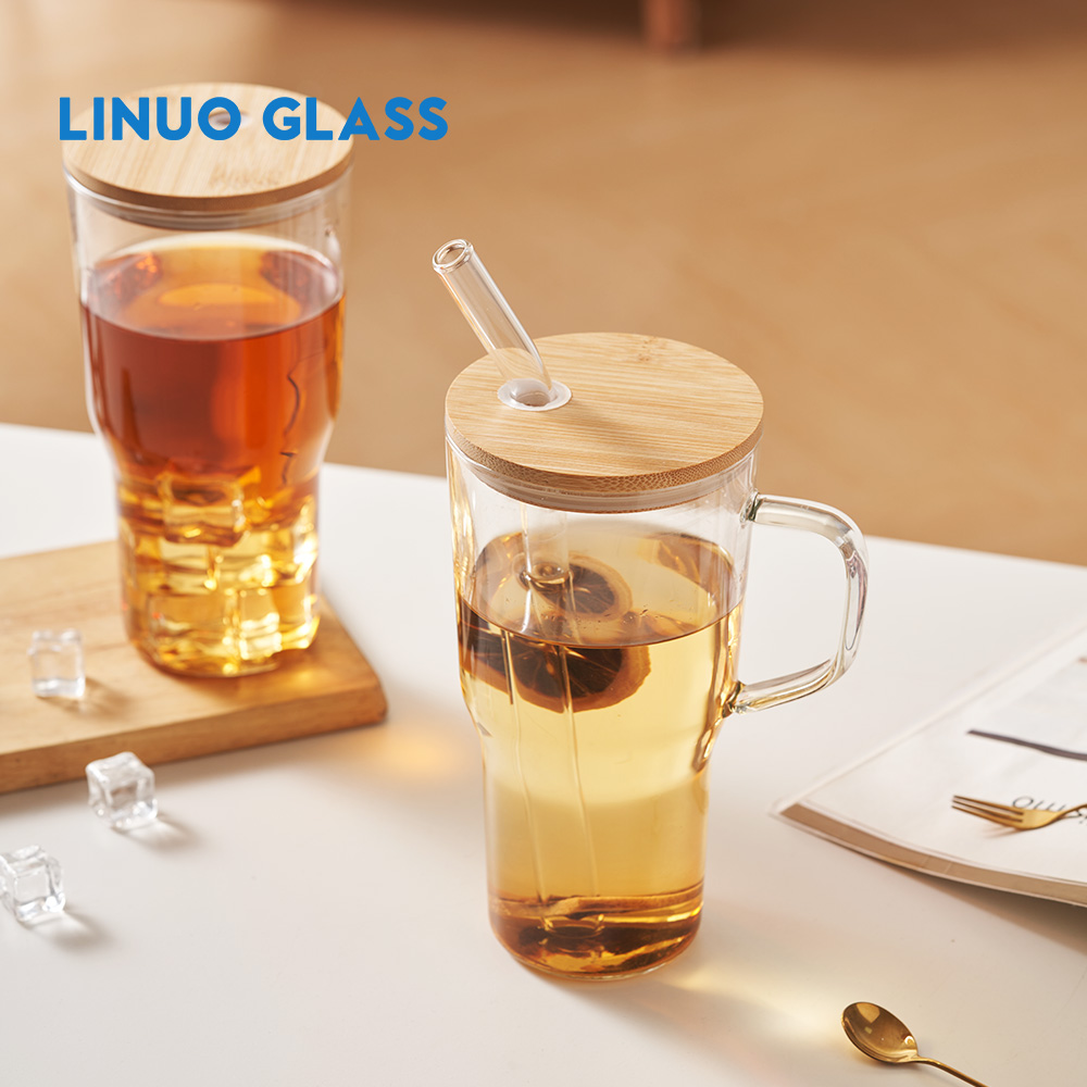 Set di bicchieri da birra con coperchio