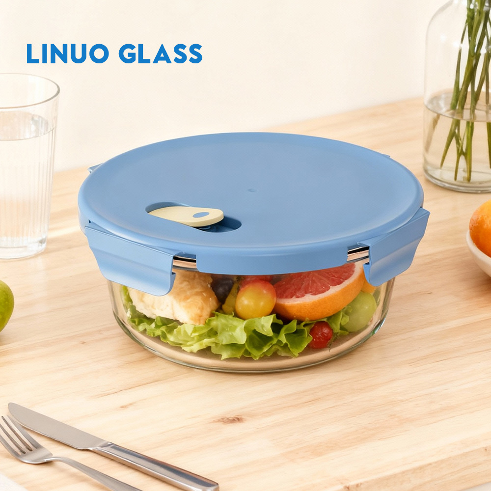 Contenitore per alimenti in vetro con coperchio ventilato