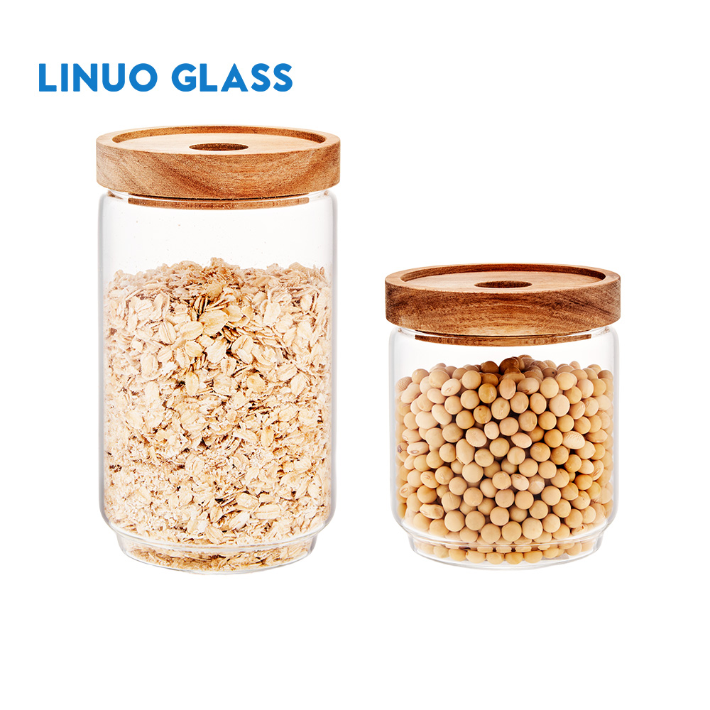 Vorratsdosen aus Glas mit Holzdeckel